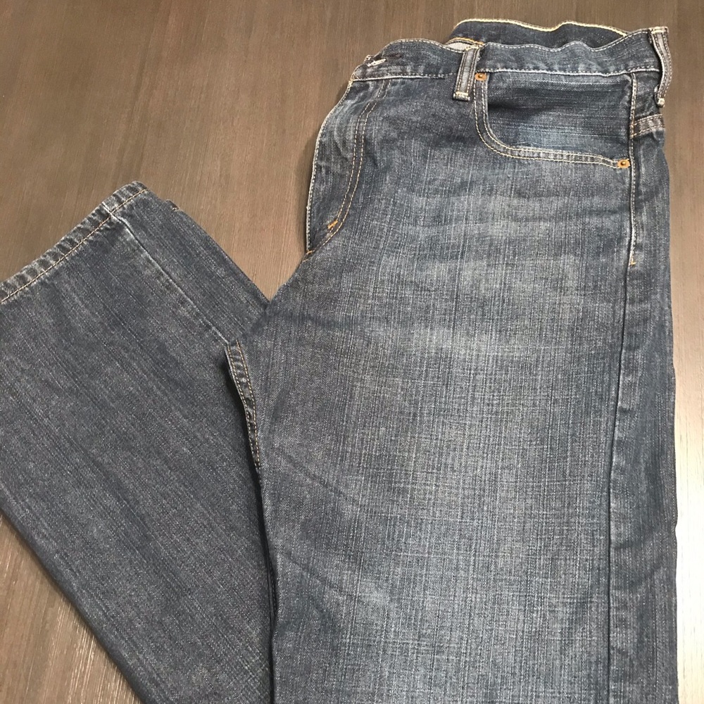 Men’s Levi jeans